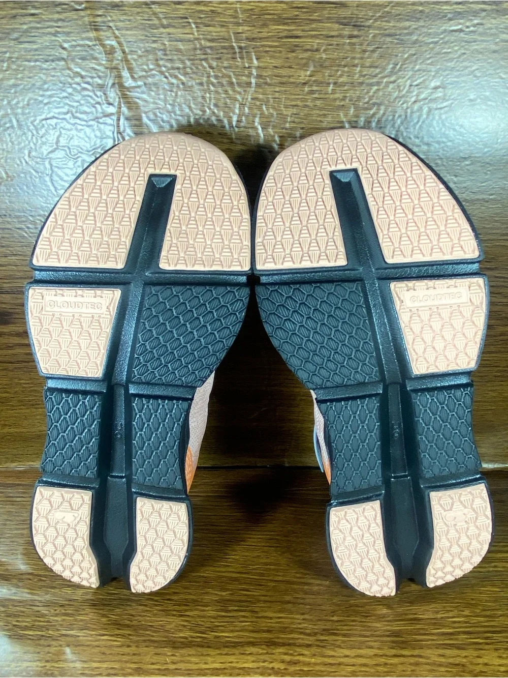 On Cloud Cloudgo women’s shoe size 7.5